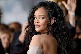 Rihanna'dan yeni spor ayakkabı tasarımı