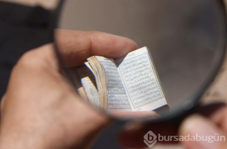 Mısır'da 15 yıllık dünyanın en küçük Kuran-I Kerim'i