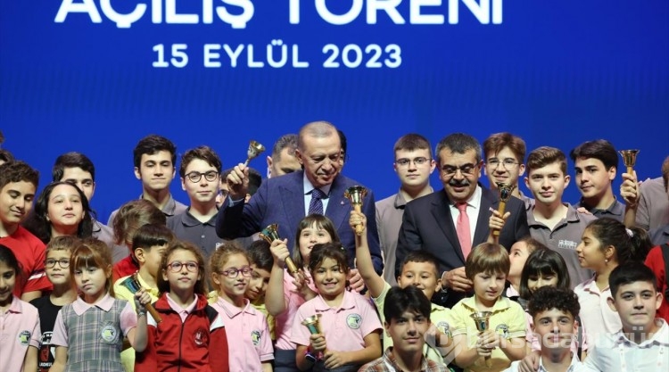 Cumhurbaşkanı Erdoğan'dan ek ders ücreti müjdesi
