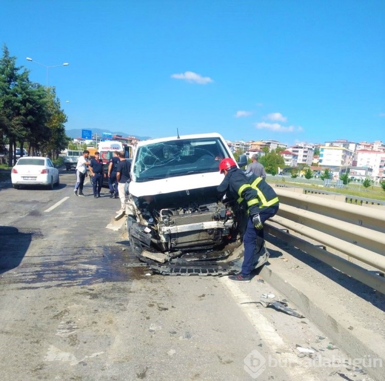 5 aracın karıştığı zincirleme kaza: 2 yaralı