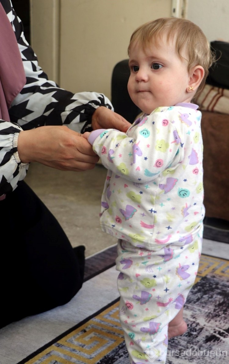 Enkazdan 128 saat sonra çıkarılan Vatin bebek felçli annesiyle hayata yeniden başladı