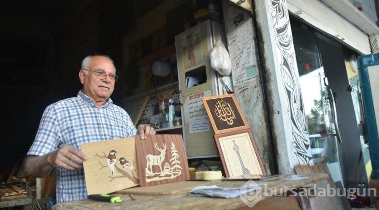 Kerküklü 65 yıllık ahşap kakma ustası, ömrünü verdiği sanatın kaybolmasından endişeli