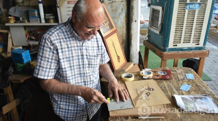 Kerküklü 65 yıllık ahşap kakma ustası, ömrünü verdiği sanatın kaybolmasından endişeli