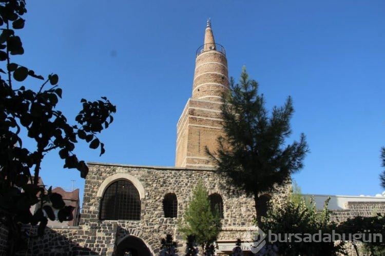 Sahabelerin eliyle camiye çevrildi, 14 asırdır dimdik ayakta
