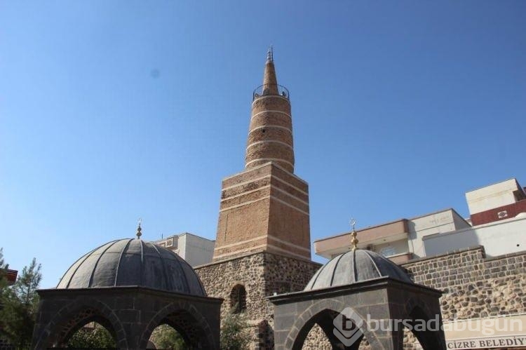 Sahabelerin eliyle camiye çevrildi, 14 asırdır dimdik ayakta
