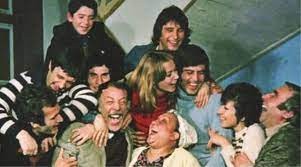 Bizim Aile filmi hangi yılda ve nerede çekildi? Bizim Aile oyuncuları kim, konusu nedir?