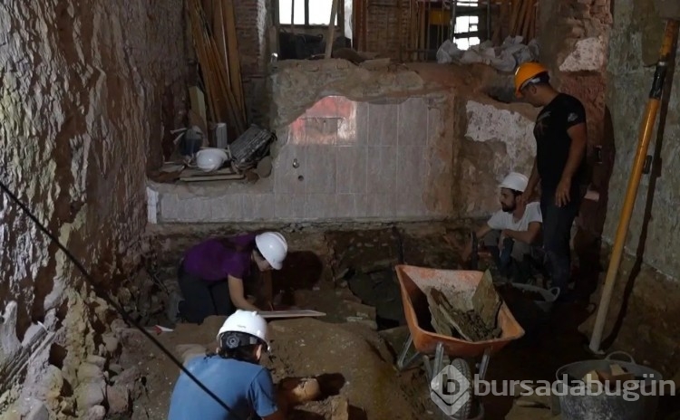 Binanın zemininde mezarlık bulundu: 150 Müslüman gömülmüş!