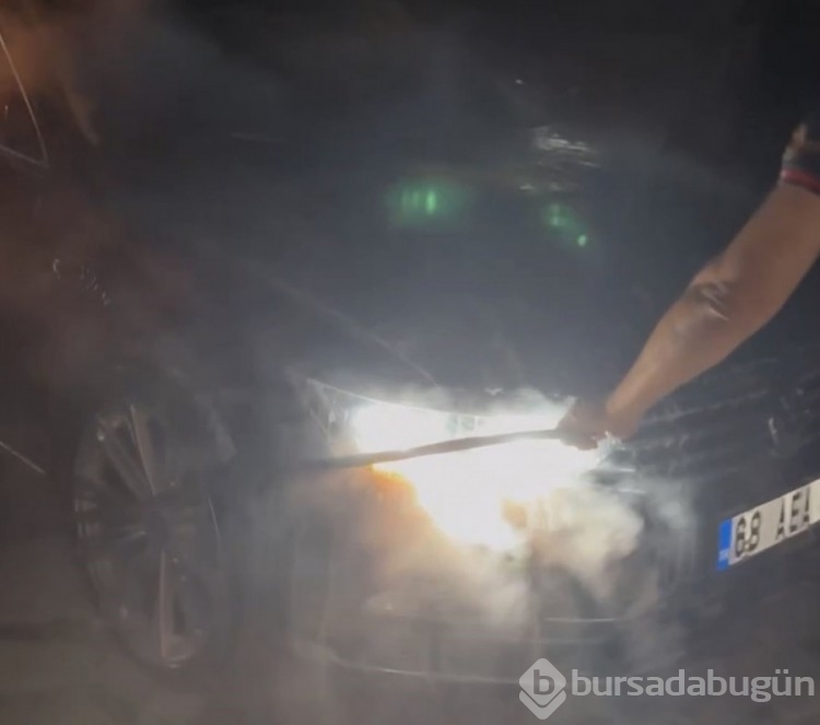 Aksaray'da otomobil seyir halindeyken motor bölümü yandı!