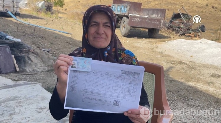 Deprem sonrası 'ölü' olarak kayıtlara geçti, yaşadığını ispatlamaya çalışıyor