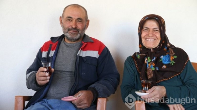 Deprem sonrası 'ölü' olarak kayıtlara geçti, yaşadığını ispatlamaya çalışıyor
