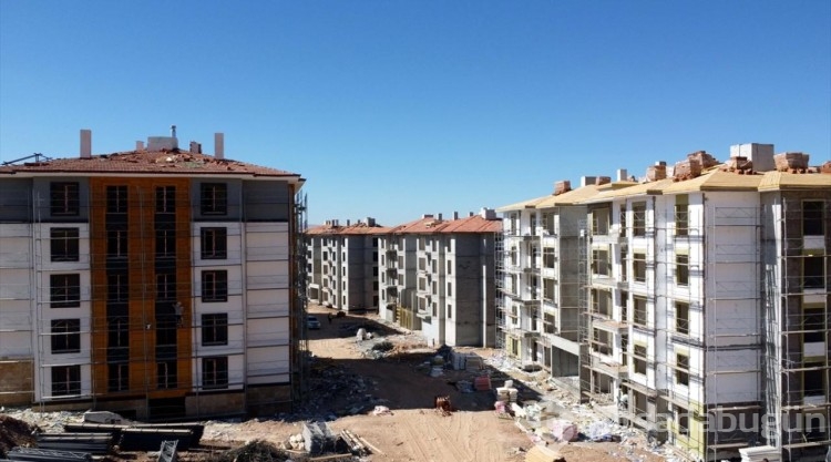Depremden etkilenen Elazığ'da kalıcı konutlar yükseliyor
