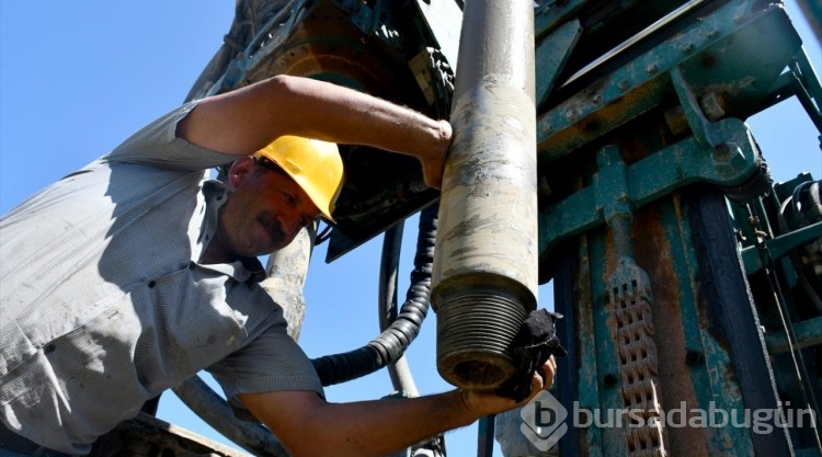 Hatay'da depremzedeler için 31 içme suyu kuyusu açıldı
