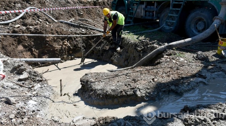 Hatay'da depremzedeler için 31 içme suyu kuyusu açıldı
