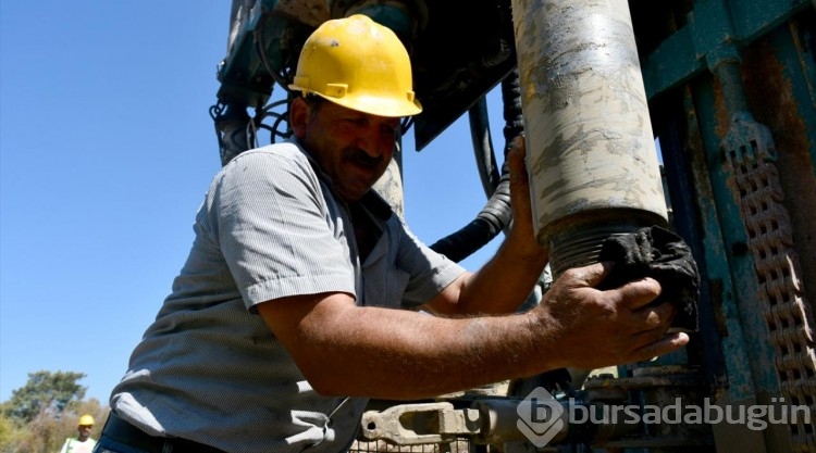 Hatay'da depremzedeler için 31 içme suyu kuyusu açıldı
