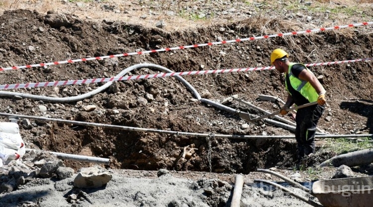 Hatay'da depremzedeler için 31 içme suyu kuyusu açıldı
