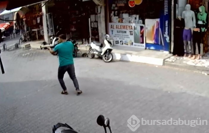 Cinayet anı kamerada! Haraç vermeyen esnafı öldürdü!