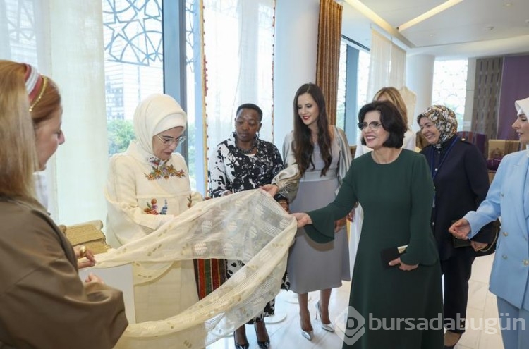 Emine Erdoğan Anadolu tekstilini devlet başkanlarının eşlerine tanıttı