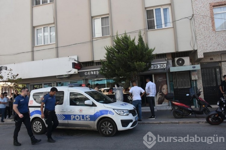 İzmir'de maskeli kuyumcu soygunu: 1 yaralı