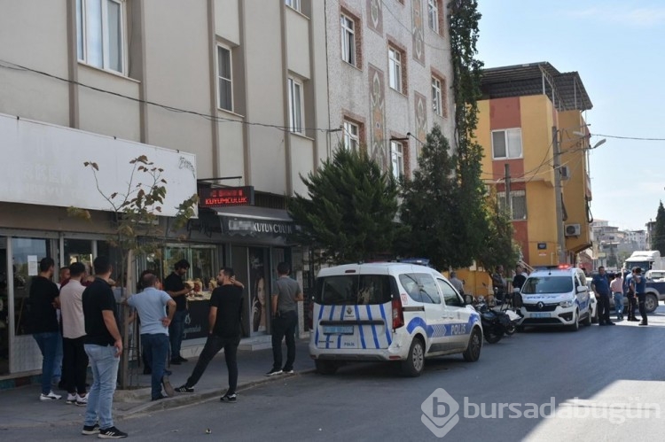 İzmir'de maskeli kuyumcu soygunu: 1 yaralı