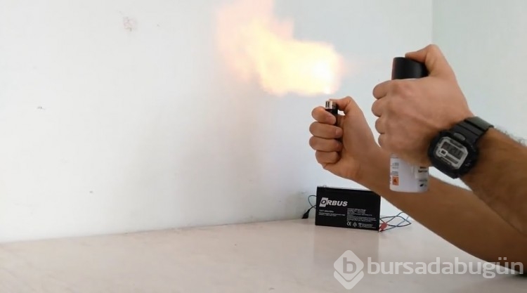 Deodorantın basılı kalan düğmesi canlarına mal oluyodu
