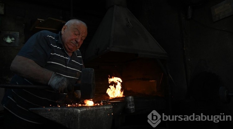 Yarım asırdır demiri hamur gibi şekillendiriyor