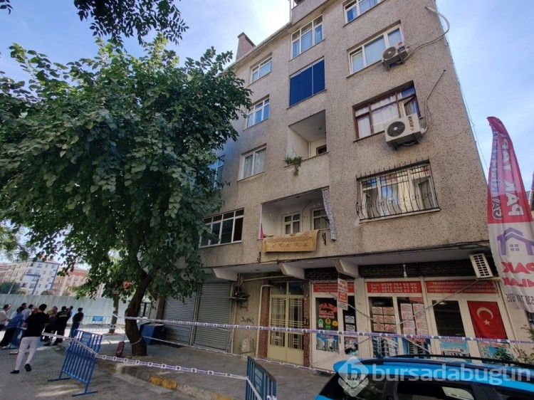 İstanbul'da kolonu patlayan bina boşaltıldı
