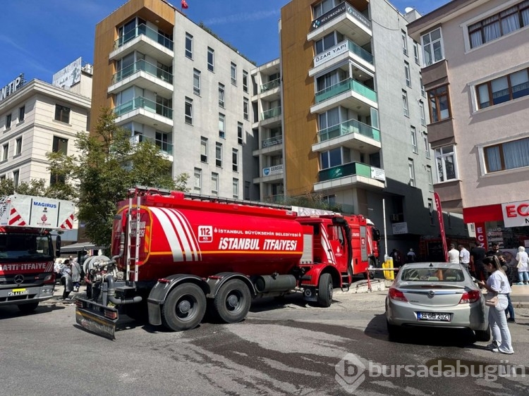 Üsküdar'da boya deposunda yangın çıktı