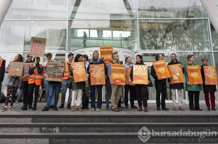 İngiltere'de sağlıkçılar greve gitti!