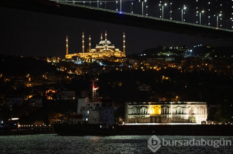 Ukrayna'dan gelen tahıl gemisi İstanbul Boğazı'ndan geçti
