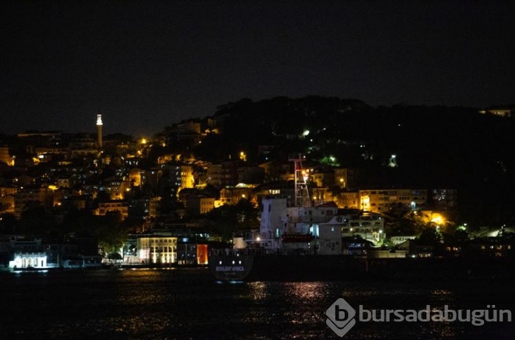 Ukrayna'dan gelen tahıl gemisi İstanbul Boğazı'ndan geçti
