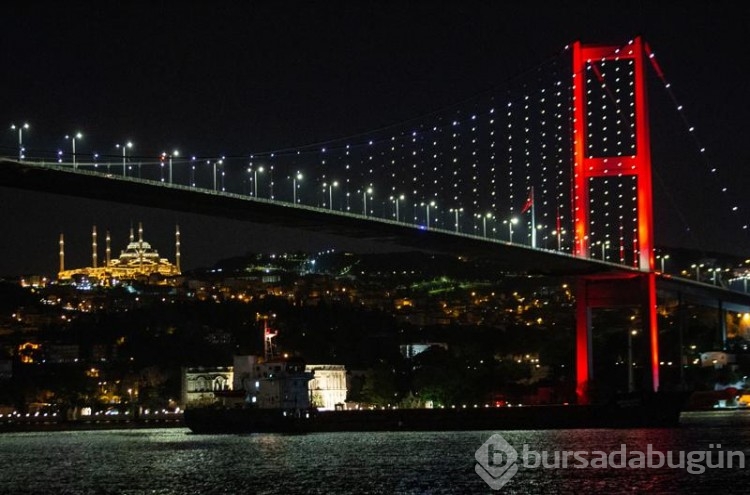 Ukrayna'dan gelen tahıl gemisi İstanbul Boğazı'ndan geçti
