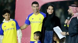 Ronaldo, Suudi Arabistan Milli Günü için Arap kıyafetleri giydi