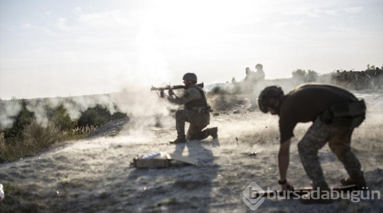 Ukrayna ordusu Donbas bölgesinde askeri eğitimlerini sürdürüyor
