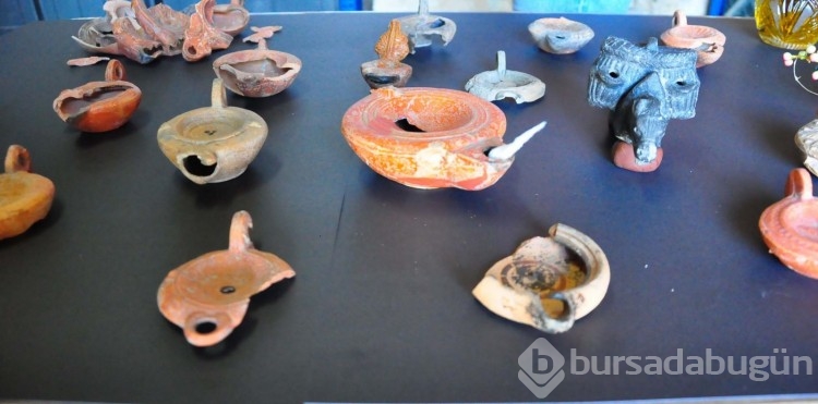 Aigai Antik Kenti'nde 2 bin 500 yıllık kandiller bulundu