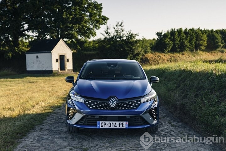 Bursa'da üretilen yeni Renault Clio Türkiye'de satışa sunuldu
