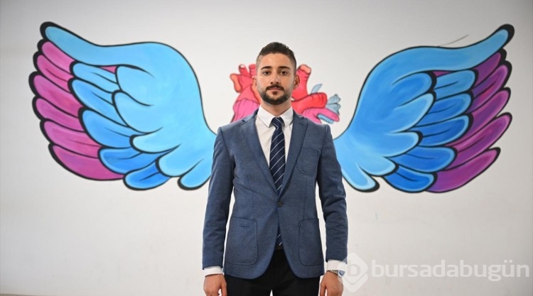 Engelli temizlik görevlisi resim öğretmeni oldu