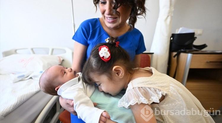 Nefes kesen organ nakli operasyonu anne ve bebeğine "hayat" verdi
