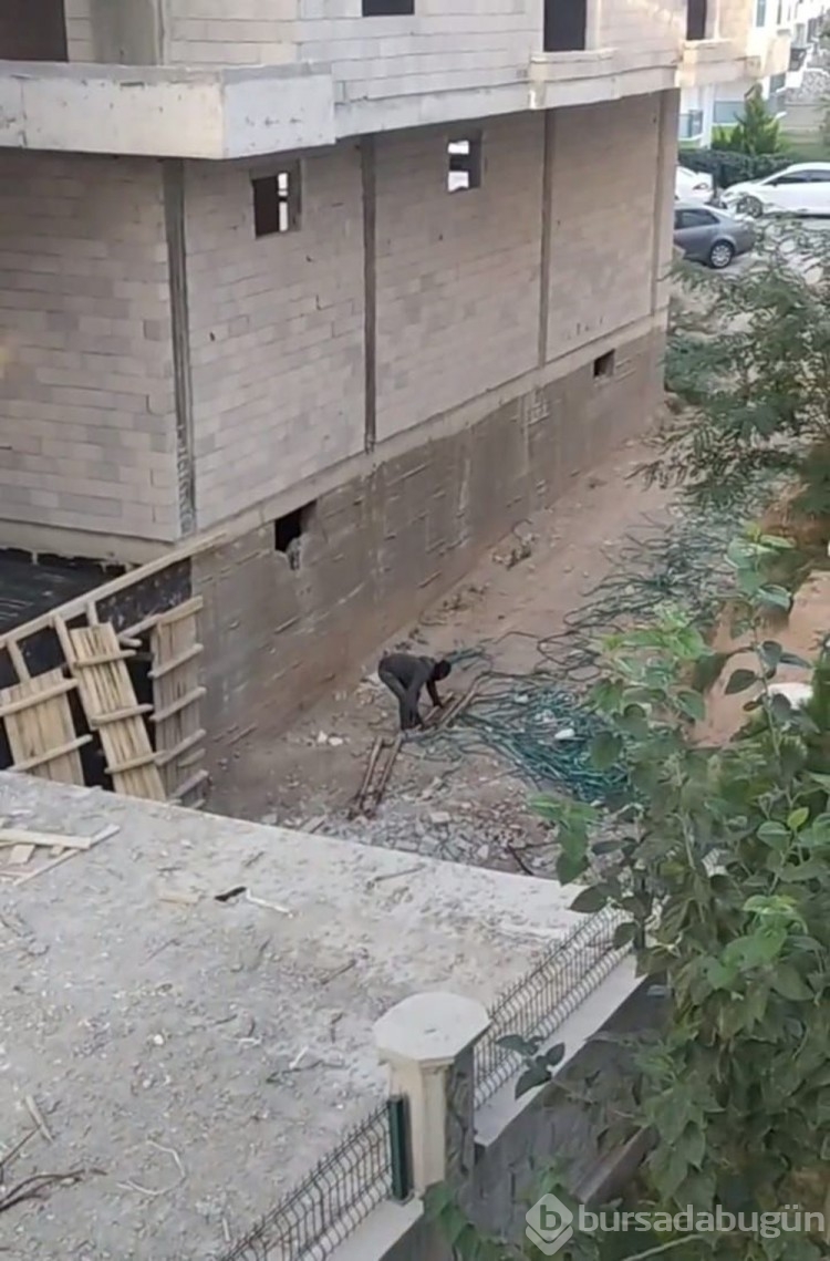 Hırsızdan kendisini kamerayla kaydeden mahalleliye taş