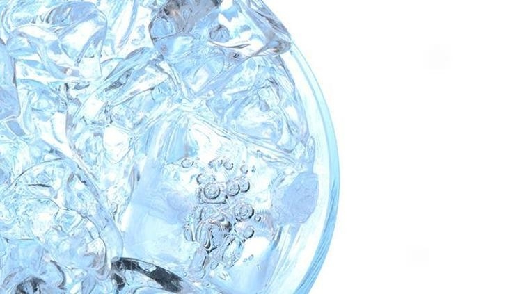 Ünlü model yüzünü bebek gibi yapan sırrı paylaştı!
