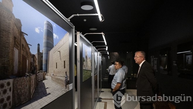 Zamanın İzlerini Taşıyan Mabetler sergisi ziyaretçilerini ağırlıyor