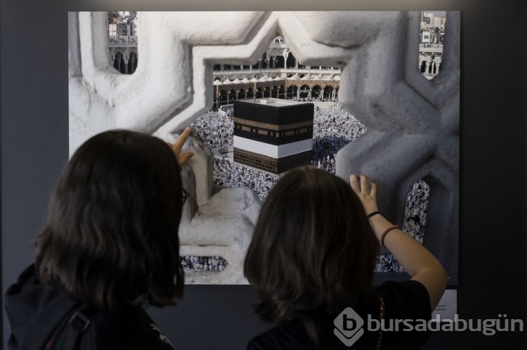 Zamanın İzlerini Taşıyan Mabetler sergisi ziyaretçilerini ağırlıyor