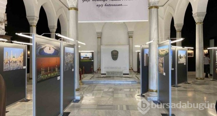 Zamanın İzlerini Taşıyan Mabetler sergisi ziyaretçilerini ağırlıyor