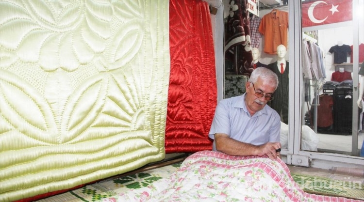 "Yılın Ahisi" yarım asırdır iğne ipliği elinden düşürmüyor
