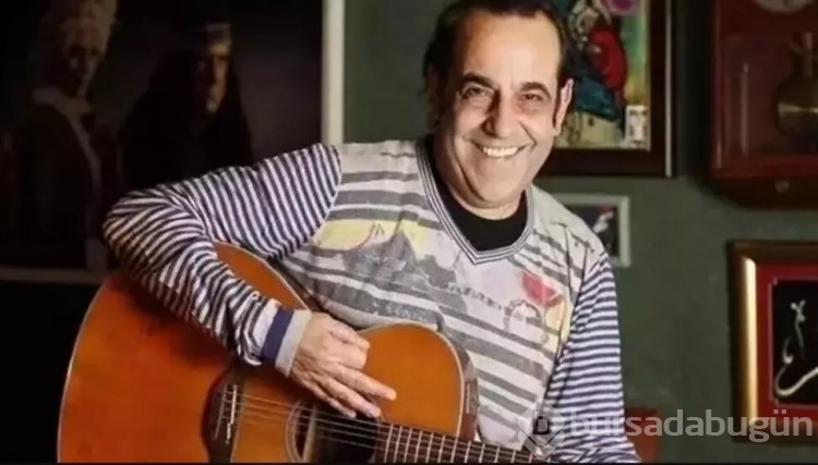 Mazhar Alanson sahnede Özkan Uğur'u andı: Böyle olmamalıydı!