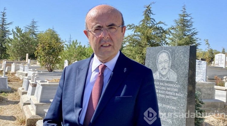 Halk ozanı Neşet Ertaş, Kırşehir'de mezarı başında anıldı