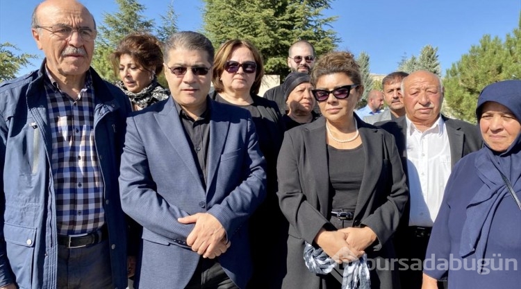 Halk ozanı Neşet Ertaş, Kırşehir'de mezarı başında anıldı