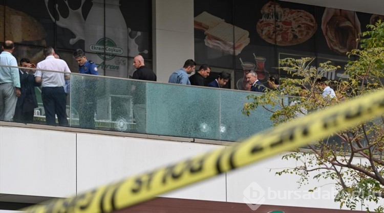 İzmir'de adliye önünde çatışma: 4 yaralı