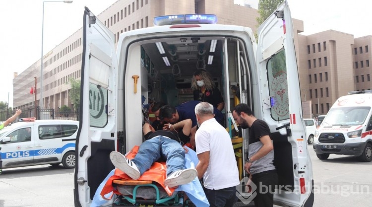 İzmir'de adliye önünde çatışma: 4 yaralı