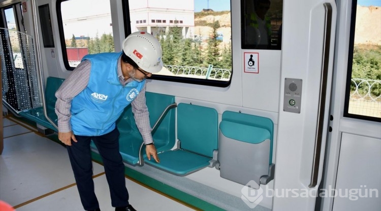 İlk yerli ve milli sürücüsüz metro aracı Gebze-Darıca hattında raylara indirildi