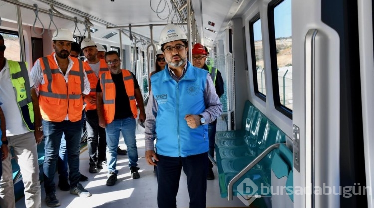 İlk yerli ve milli sürücüsüz metro aracı Gebze-Darıca hattında raylara indirildi